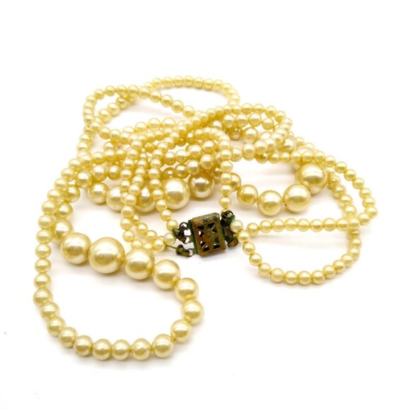 Vintage Triple Strand Faux Pearl Choker Necklace, Classic Graduated Multi Strand - Picture 4 of 4